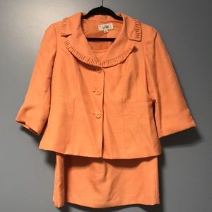 Skirt suit perfect for spring weather 🌸